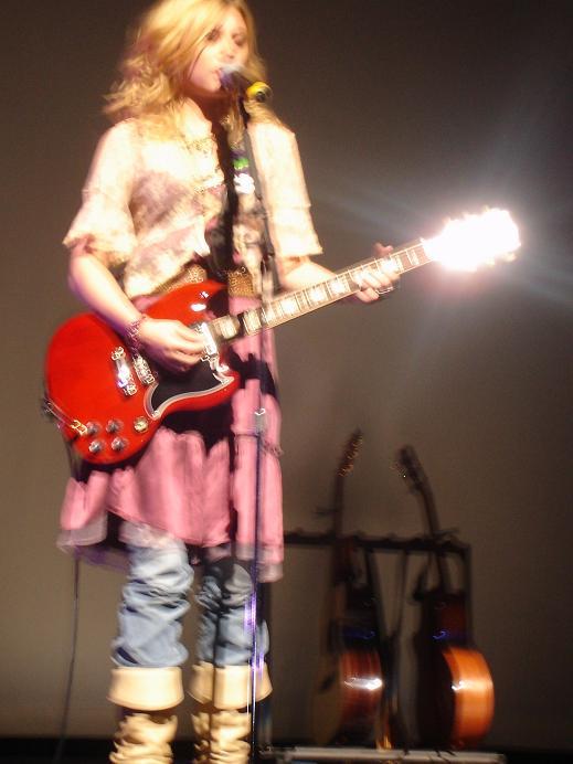 Credit to [url=http://community.webshots.com/user/allzie4]Allizie4[/url]
