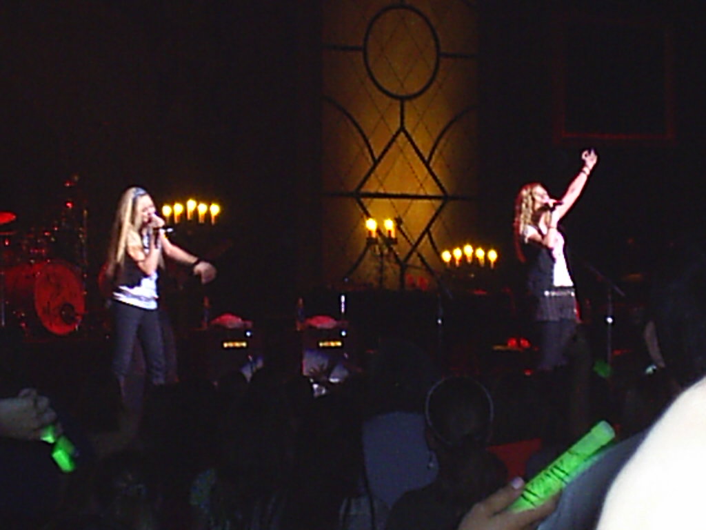 Thanks to [url=http://alyson-michalka.org/forum]Laurencia7[/url]
